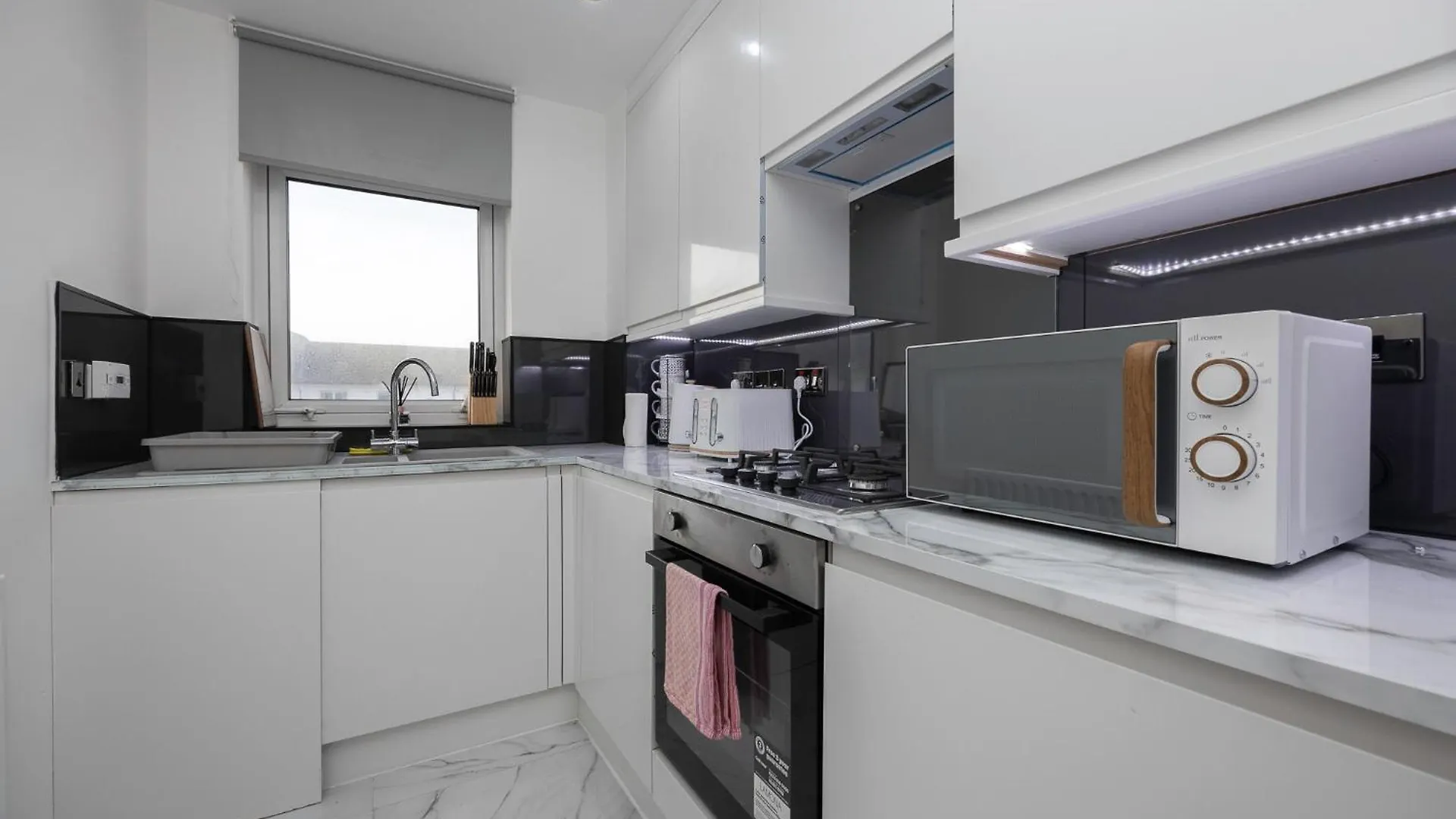 Brighton - Apartment - Sleeps 4 - Balcony 영국