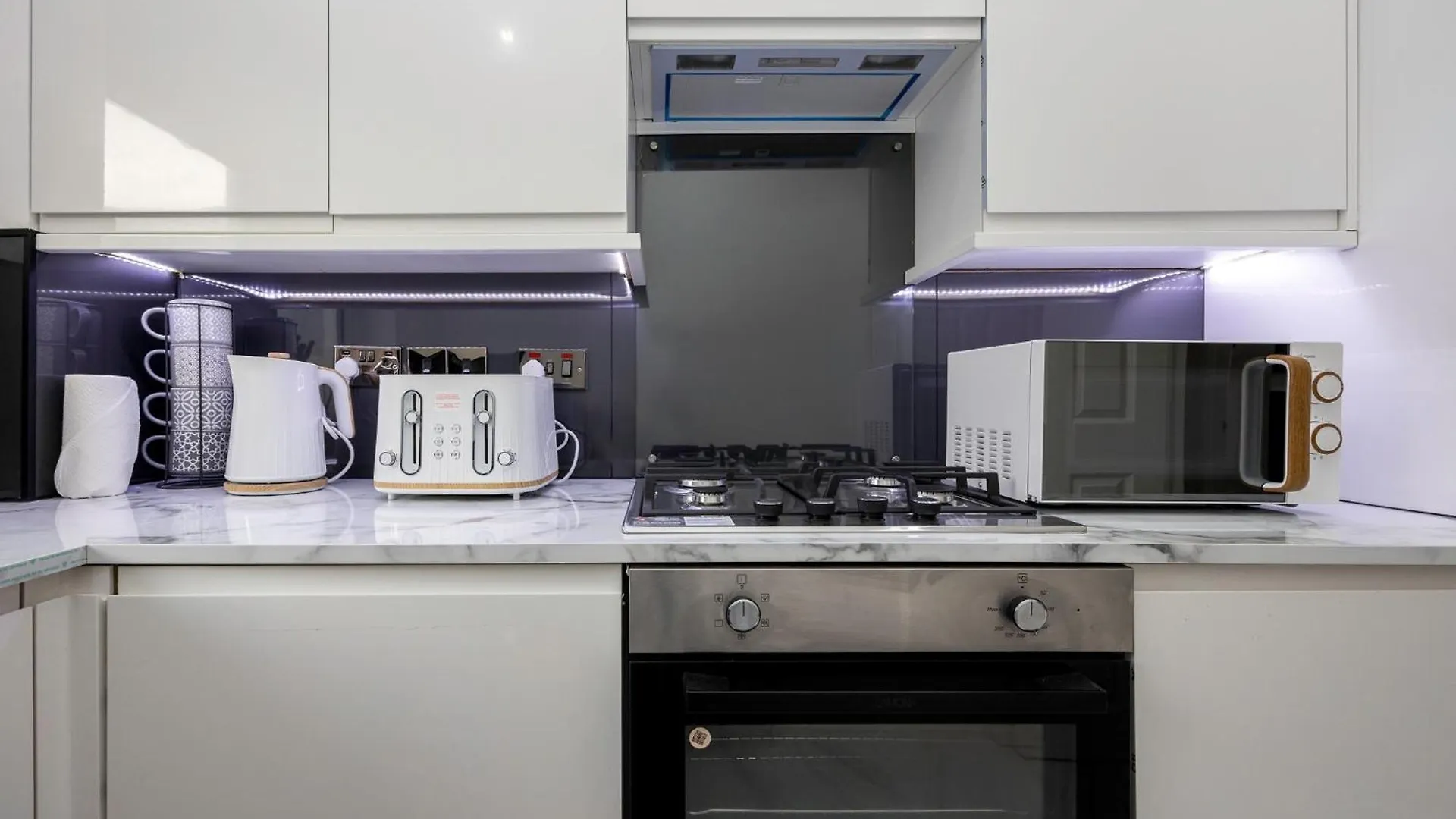 Brighton - Apartment - Sleeps 4 - Balcony 영국
